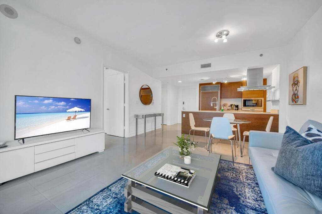 Gorgeous Bay & View In Brickell With Free Apartment *